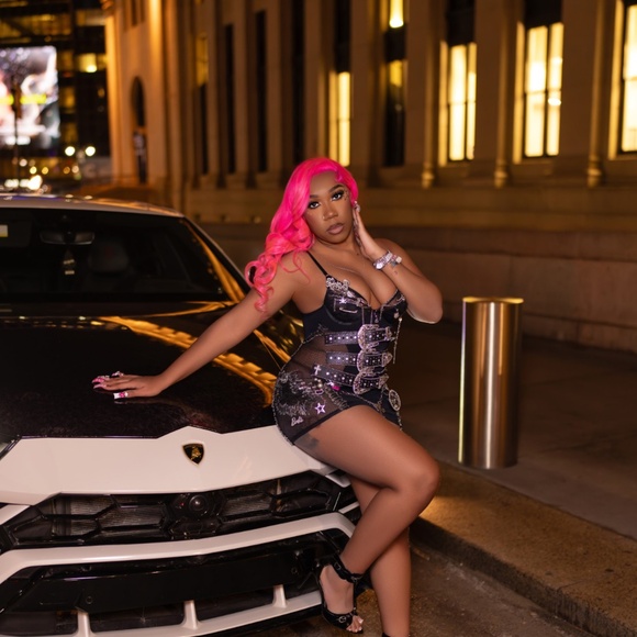 Custom designer dress - Picture 2 of 4